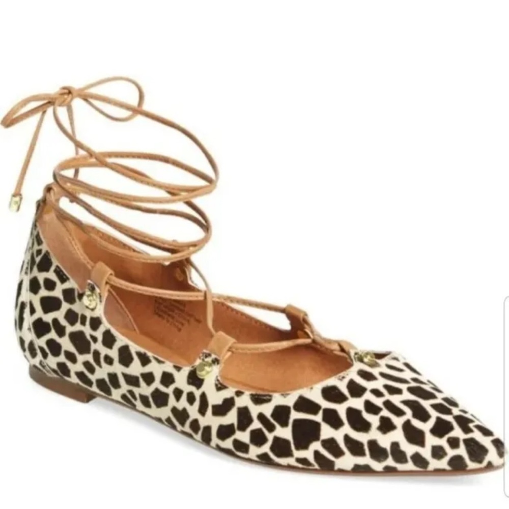 Halogen Owen Cheetah flat